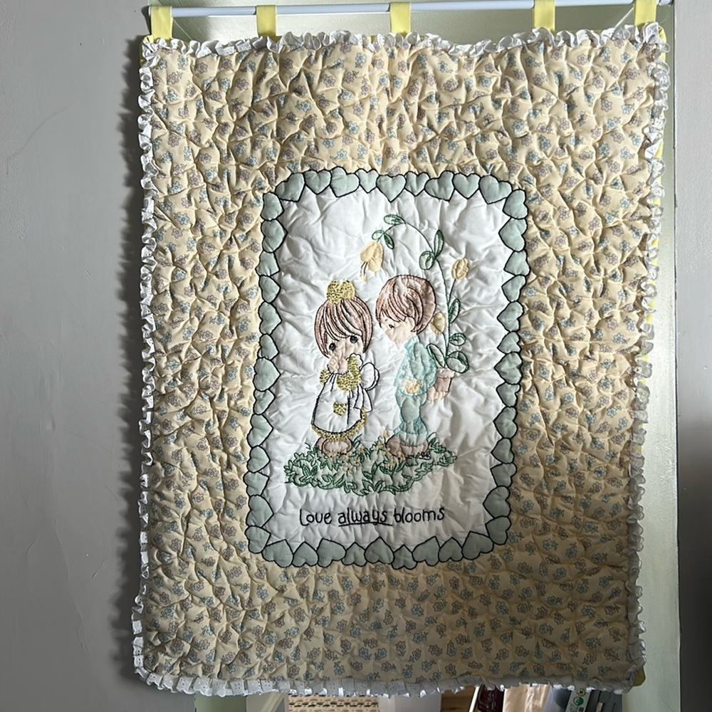 Hanging quilt “precious moments.”VINTAGE